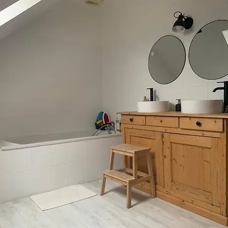 Ferienhaus Aux Portes Du Circuits