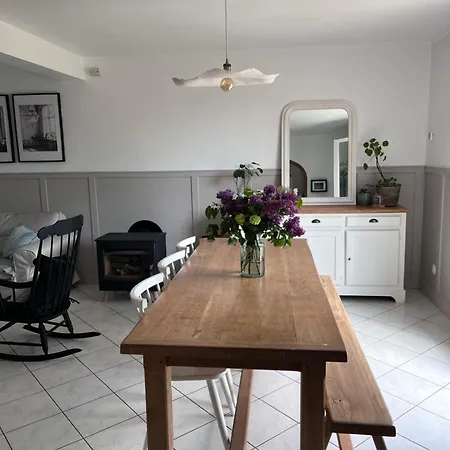 Aux Portes Du Circuits Ferienhaus