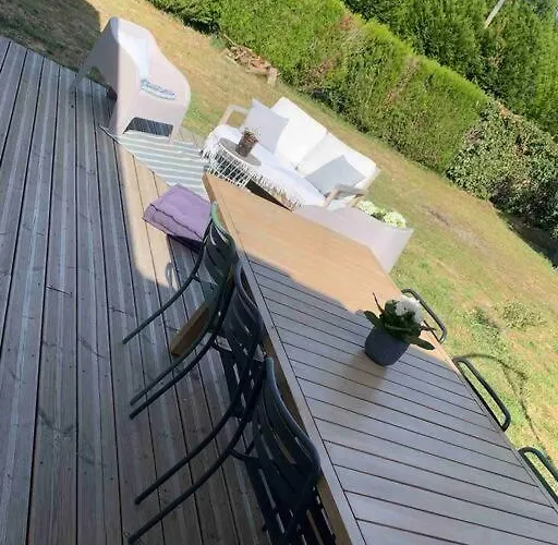 Aux Portes Du Circuits Yvré-lʼÉvêque